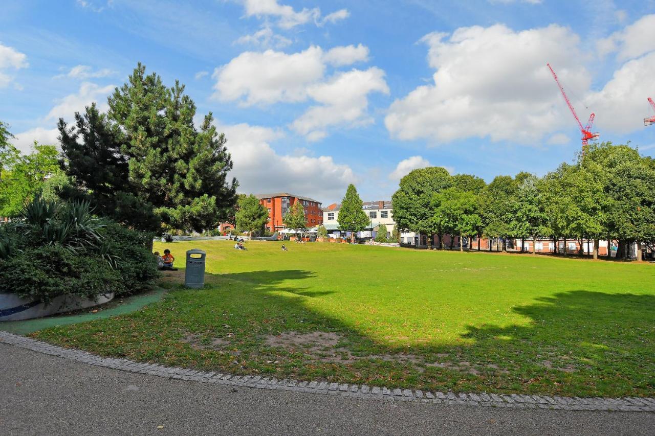 City Centre Modern Studio Apartment - Westone Free Wifi, Gym Access, Netflix Sheffield Buitenkant foto