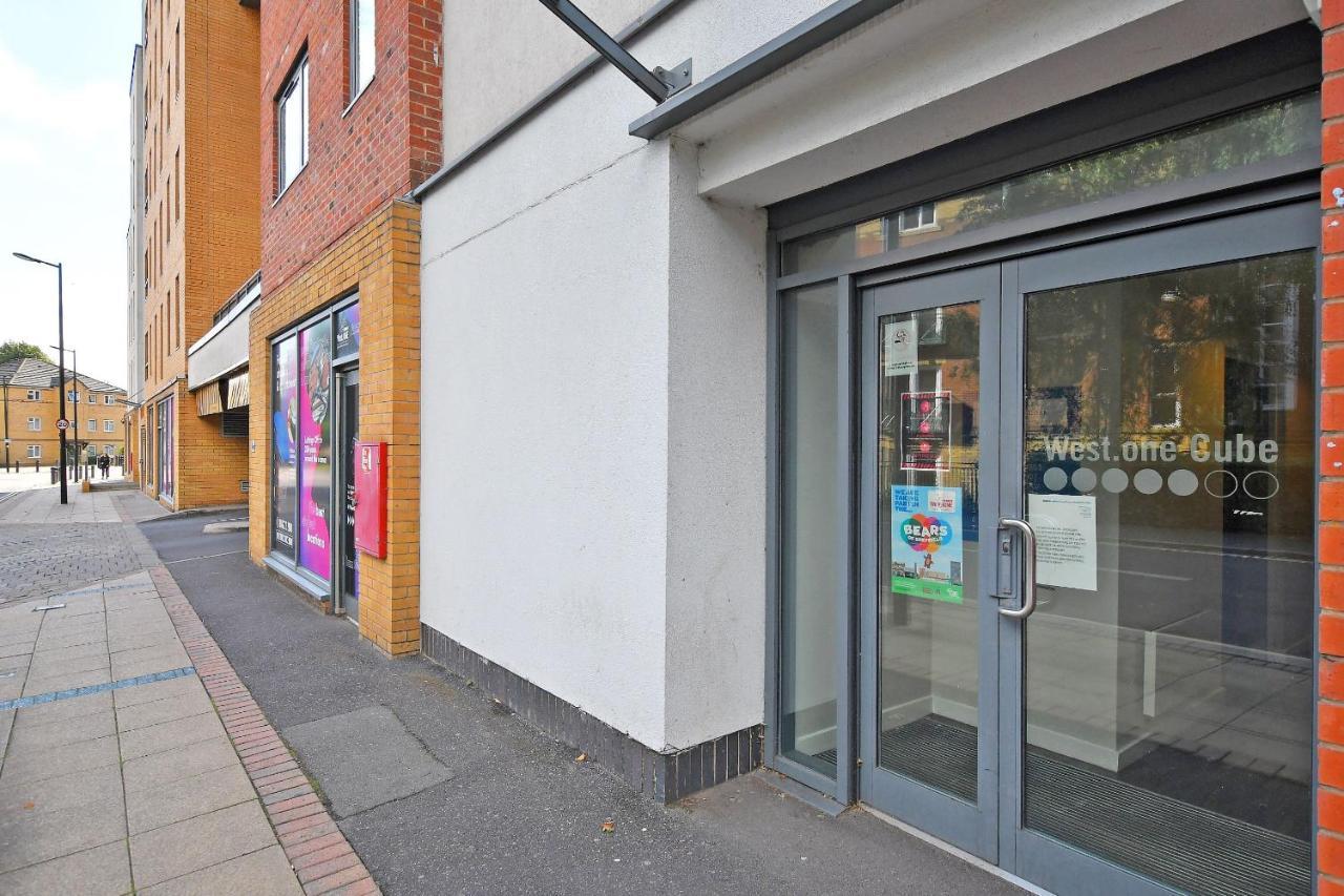 City Centre Modern Studio Apartment - Westone Free Wifi, Gym Access, Netflix Sheffield Buitenkant foto